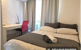 Dana-Private Room In 3-Bedroom Apartment-1